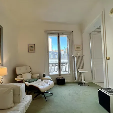 Classic French Luxury - 175m2 Apartment Paris